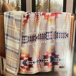Pendleton Multicolor Geometric Blanket
